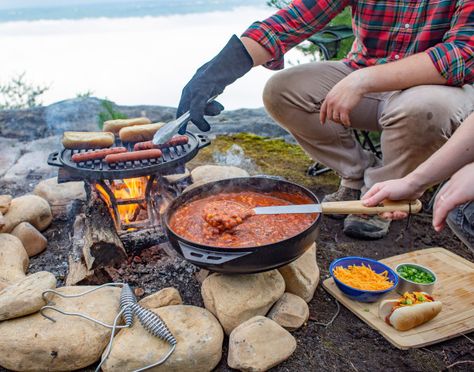 The best camping gear for non-campers Lodge Cast Iron, Camping Cookware, Fire Cooking, Campfire Cooking, Open Fire, Cast Iron Cooking, Camp Cooking, Cast Iron Cookware, Cooking Inspiration