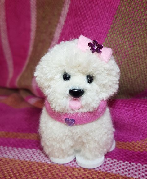 Pom pom dog Handcraft Pom Pom Puppies, Pom Pom Animals, Summertime Crafts, Pom Dog, Diy Pom Poms, Pom Pon, Pom Pom Rug, Wool Dolls, Pom Pom Wreath