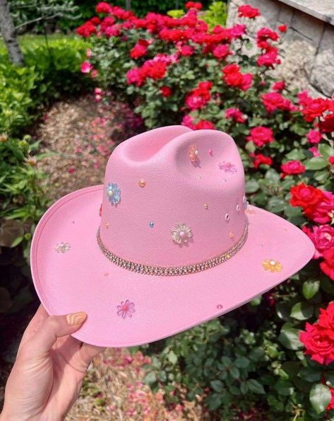 Colorful Cowboy Hat, Cowgirl Hat Decoration, Fun Cowboy Hats, Decorating Cowboy Hats, Cowboy Hats Decorated, Bedazzled Cowboy Hat, Galentines 2023, Diy Cowboy Hats, Kids Cowboy Hat