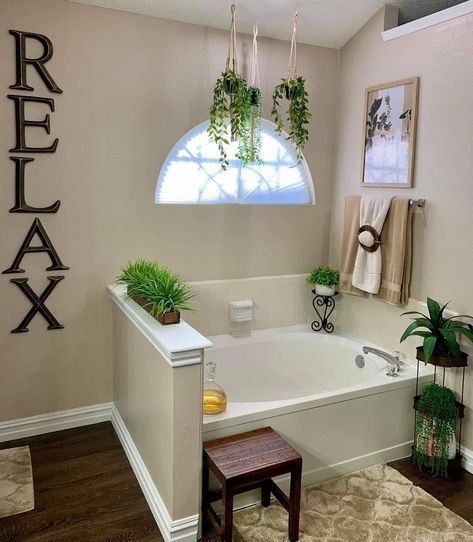 Jetted Tub Decor Ideas, Jet Tub Decor Ideas, Spa Tub Decor Ideas, Bathtub And Shower Side By Side, Jacuzzi Tub Bathroom Master Bedrooms, Decorating Around Bathtub, Garden Tub Decor, Jacuzzi Tub Bathroom, Corner Garden Tub