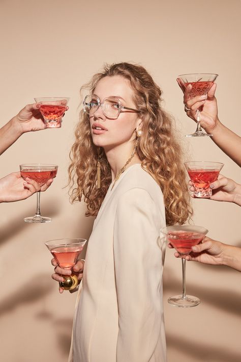 Cocktail Photography, Wine Photography, Party Photoshoot, Restaurant Photography, Foto Tips, Photoshoot Concept, Branding Photoshoot, Creative Portraits, Photography Inspo