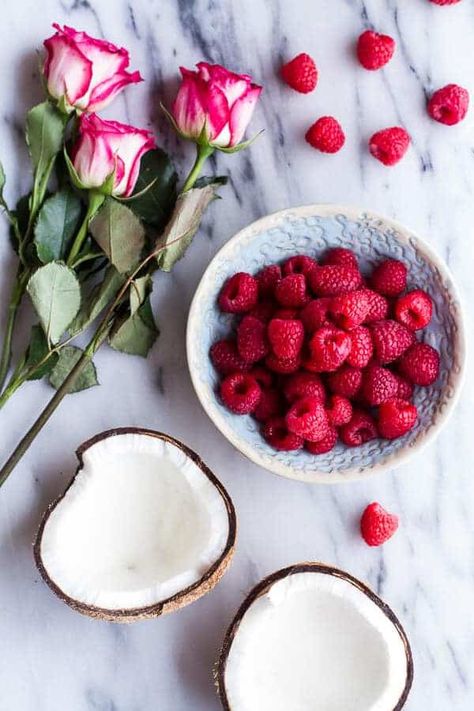 Rose Buttercream, Food Photography Fruit, Raspberry Macarons, Delicious Banana Bread Recipe, Oatmeal Yogurt, Fruit Pastries, Banana Bread Recipe Healthy, Fettuccine Alfredo Recipes, Raspberry Rose