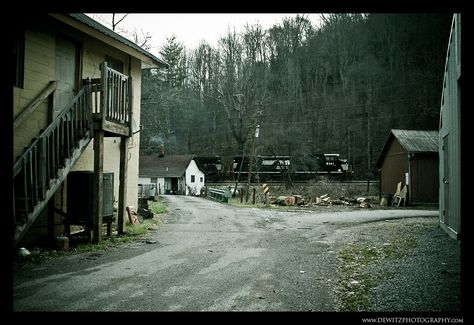 The Rise and Fall of Coal in McDowell County, West Virginia - Part 2 West Virginia Aesthetic Wallpaper, American Gothic Aesthetic, West Virginia Pictures, Mcdowell County, West Virginia History Pictures, West Virginia History, New River Gorge, Rural Living, Old Abandoned Houses