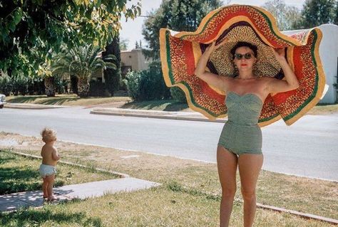 Summer Vintage Outfits, Patti Hansen, Lauren Hutton, Floppy Sun Hats, Crazy Hats, Vintage Swimsuits, Socks And Sandals, Vintage Magazine, Beach Babe