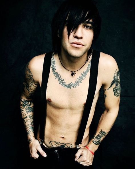 Thorn Tattoo, Emo Love, Pete Wentz, Nice Boy, Emo Guys, Boy Tattoos, Emo Bands, Fall Out Boy, Neck Tattoo