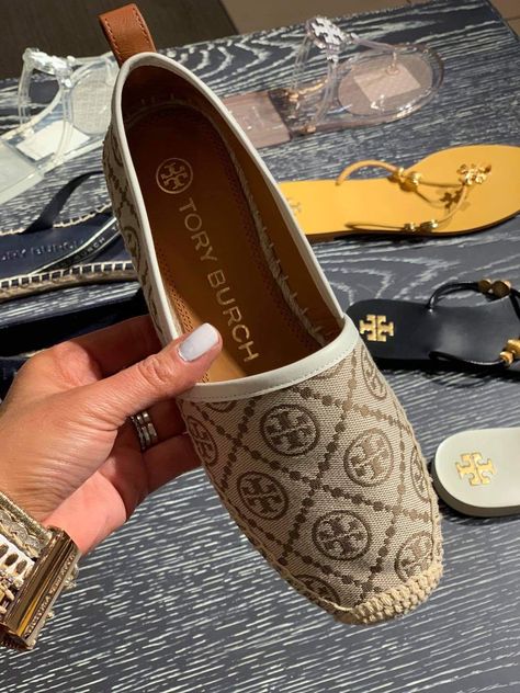 Tory Burch Purse, Shoe Wishlist, Spring Event, Hype Shoes, Shoe Inspo, Chanel Espadrille, Double Take, How To Make Shoes, Tory Burch Bag