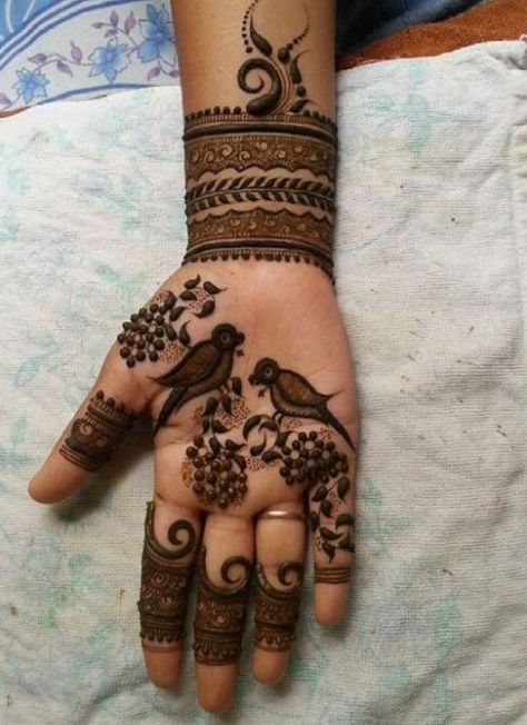 101 Latest Mehendi Designs & Beautiful Trends for Girls at Shilpa Ahuja Peacock Mehndi Designs, Mehndi Designs 2018, Henna Art Designs, Mehndi Designs For Kids, Tattoo Henna, Modern Mehndi Designs, Latest Bridal Mehndi Designs, Wedding Mehndi Designs, Mehndi Design Photos