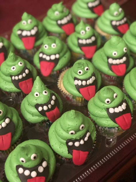 Slimer Cupcakes, Ghostbusters Decorations, Ghostbuster Party, Ghostbusters Cake, Ghost Busters Birthday Party, Family Movie Night Snacks, Themed Meals, Ghostbusters Birthday, Ghostbusters Birthday Party