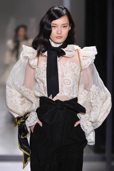 From fluffy coats, to cornflower blue, to loose suiting, here are the nine winter fashion trends you should invest in for 2019. Couture Dior, Fall Runway, Paris Chic, Eye Spy, فستان سهرة, Runway Trends, Fashion Mode, White Blouse, Fashion Details