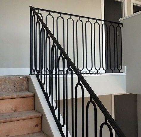 Perpetua Iron - Simple Railing page 2 Simple Iron Railings For Stairs, Relling For Home Iron, Craftsman Stair Railing Iron, Iron Railing Design, रेलिंग Iron, Rod Iron Railing, Pipe Railing, Interior Railings, Foyer Entrance