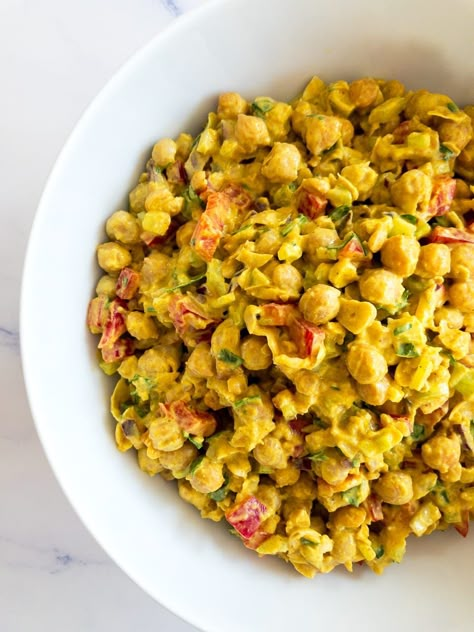 Curry Chickpea Salad, Curried Chickpea Salad, Wraps And Sandwiches, Asian Salad Recipe, Chickpea Salad Recipe, Paleo Vegetarian Recipes, Side Salad Recipes, Healthy Vegetarian Dinner, Chickpea Salad Recipes