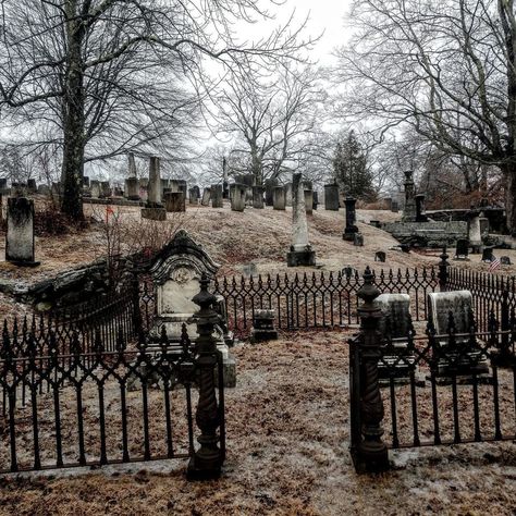 Doth on Instagram: “Entrance into eternity” Cementary Photo, Graveyard Gate, Graveyard Girl, Old Cemetery, Fairy Grunge Aesthetic, Old Cemeteries, Evening Post, Gothic Architecture, Samhain