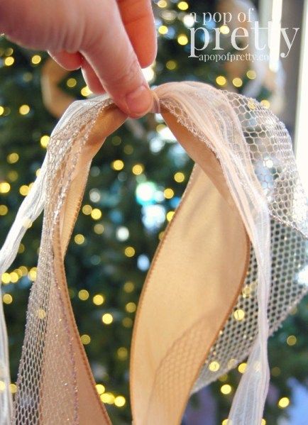 How to Put Ribbon on a Christmas Tree (2020 Tutorial) Ribbon On A Christmas Tree, Natural Christmas Tree, Ribbon Decorations, Ribbon On Christmas Tree, Black Christmas Trees, Burlap Christmas, White Christmas Trees, Natural Christmas, Beautiful Christmas Trees