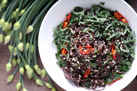 Black Rice Noodles with Fresh Kale, Mint and Basil Rice Noodle Dishes, Bang Bang Cauliflower, Asian Bowls, Rice Noodle Salad, Dinner Vegan, Vegan Asian, Rice Noodle, Dark Leafy Greens, Rice Pasta