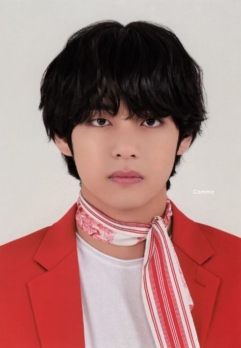 𝘾𝙤𝙢𝙢𝙖🎄✨ slow🐢 on Twitter: "[scan] MOS ON:E Acrylic Poster Frame #방탄소년단 #BTS @BTS_twt… " Acrylic Poster, Map Of The Soul On E, Id Photo, Kim Taehyung Wallpaper, Celebrity Art, V Taehyung, Bts Twt, Mug Shots, Bts Boys