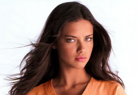 Adriana Lima Young, Wallpaper Homescreen, Best Wallpapers, Cute Photo, Adriana Lima, Digital Wallpaper, Victoria Secret, Brazil, Victoria's Secret