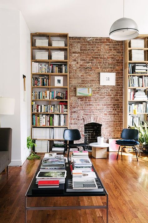 brooklyn interior design style inspiration ideas Brick Wall Ideas, Exposed Brick Walls, Home Libraries, Style Loft, First Apartment, Home Library, Exposed Brick, Home Fashion, Small Apartments