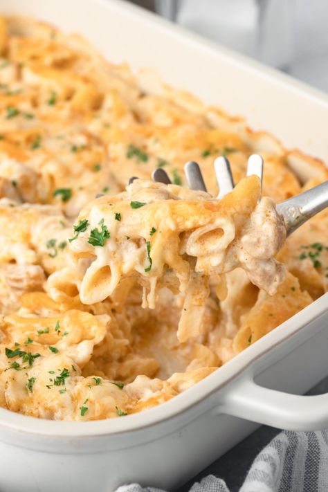 Creamy Chicken Casserole Noodles, Chicken Pasta With Cream Of Chicken Soup, Oven Baked Chicken Casserole, Easy Recipes With Noodles, Dinner Recipes Make Ahead, Boneless Chicken Casserole Recipes, Casaroles Recipes For Dinner, Rotisserie Chicken Recipes Leftover Pasta Easy, Healthy Pasta Casserole Recipes