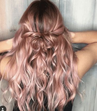 30 Best Rose Gold Hair Ideas | YourTango Gold Ombre Hair, Rose Gold Hair Ombre, Blond Rose, Gold Balayage, Balayage Haircolor, Colourful Hair, Fun Hair, Decor Entryway, Sassy Hair