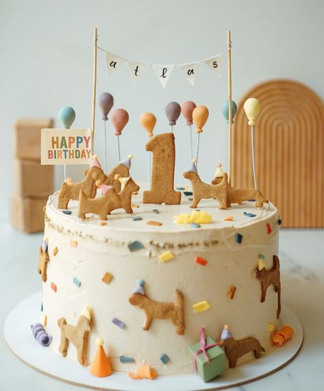 Puppy Themed Birthday Party Cake, Puppy Smash Cake, Birthday Cake Dog Theme, Simple Dog Cake Design, Dog Cakes For Kids, Dog 1st Birthday Ideas, Dog Smash Cake, Dog Theme Birthday Cake, Dog Theme Cake