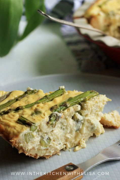 A creamy cheese tart showcasing the beautiful spring produce that is asparagus. For the recipe visit https://www.inthekitchenwithelisa.com/asparagus-tart Asparagus Tart Recipes, Puff Pastry Quiche, Asparagus Cheese, Asparagus Tart, Savoury Pies, Spring Produce, Creamy Asparagus, Cheese Tart, Cheese Tarts