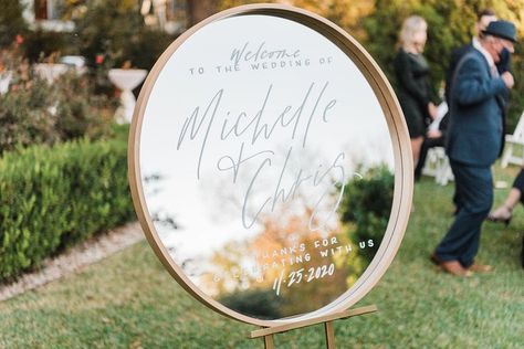 Round Wedding Mirror Sign, Round Mirror Wedding Welcome Sign, Circle Mirror Welcome Sign Wedding, Circle Mirror Wedding Sign, Round Wedding Sign, Round Mirror Wedding Sign, Round Mirror Welcome Sign Wedding, Mirror Signage, Welcome Mirror