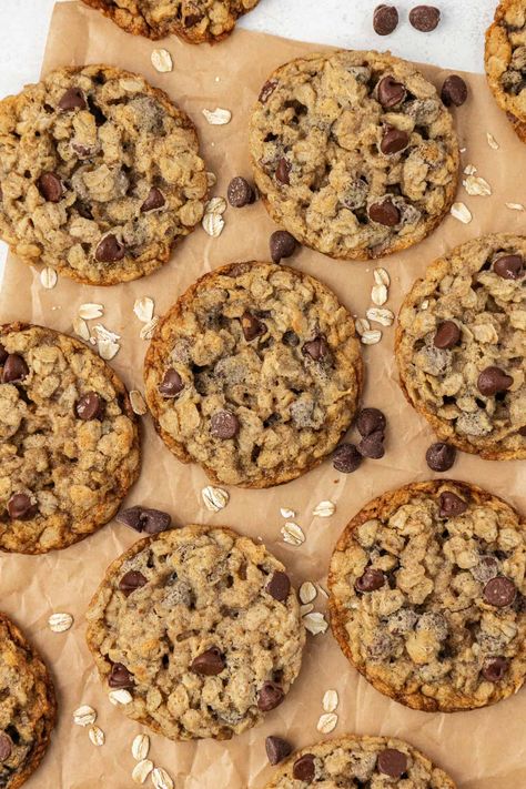 I took my popular recipe for oatmeal chocolate chip cookies and gave it an upgrade, making the cookies spread less and come out chewier. The final product: a foolproof recipe for thick, chocolatey, chewy oatmeal cookies! Oatmeal And Chocolate Chip Cookies, Oatmeal Chocolate Chip Cookie Recipes, Oatmeal Cookies Chocolate Chip, Chocolate Chunk Oatmeal Cookies, Cookie Oatmeal, Recipe For Oatmeal, Peanut Butter Oatmeal Chocolate Chip, Oatmeal Chocolate Chip Cookie, Chewy Oatmeal Cookies