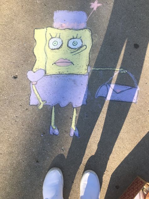 Spongebob Chalk Art Easy, Funny Chalk Art, Spongebob Chalk Art, Easy Chalk Drawings, Spongebob Jellyfish, Drawing Street, Fun Chalk Art, Chalk Ideas, Side Walk