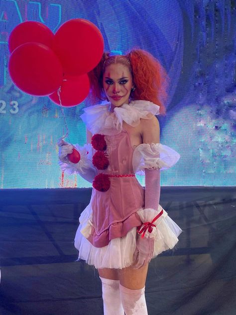 Sustainable Fashion Female Pennywise Costume, Female Pennywise, Pennywise Costume, Diy Costume, Diy Costumes, Sustainable Fashion