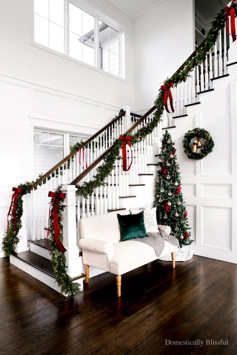 Christmas Garland Staircase, Christmas Stairs Decorations, Christmas Staircase Decor, Christmas Stairs, Christmas Staircase, Staircase Decor, Pencil Christmas Tree, Stair Decor, How To Hang