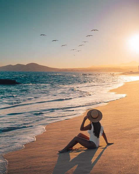 Here are the 24 most Instagrammable places in Cabo in 2021! These are some of the prettiest places in Mexico, don't miss these spots on your Cabo San Lucas vacation. I include hidden gems and breathtaking nature spots in Cabo. From waterfalls and hot springs to beaches and the famous Arch of Cabo San Lucas, you'll find it here! Add these Cabo photo spots to your Cabo San Lucas itinerary! I also include some Cabo travel tips and tour information here as well. Los Cabos awaits! Photoshoot In Beach Photo Ideas, Cabo Travel, Places In Mexico, Beach Photoshoot Ideas, Photoshoot At The Beach, Vacay Mood, Cabo Vacation, Beach Photo Inspiration, Breathtaking Nature