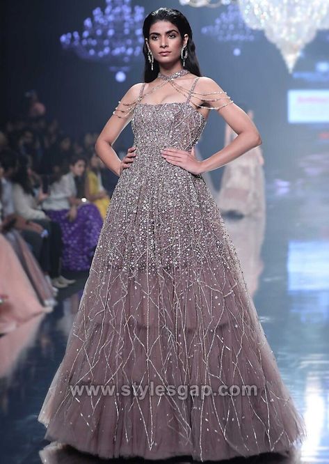 Champagne Gown, Indian Bridesmaids, Kalki Fashion, Tail Dress, Baby Frock Pattern, Frock Patterns, Indian Party Wear, Indian Bridal Dress, Indian Gowns