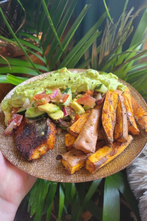 This blackened tilapia salad combines a fresh avocado salsa, avocado and Greek yogurt dip, and sweet potato fries. It's a showstopper of a dish that takes no time at all to put together. It's really quite a simple dish for how impressive it looks. And a great place to start if you're new to cooking fish. All of the colors and flavors just go gloriously with one another. I highly recommend it! Tilapia And Sweet Potato Recipes, Tilapia Salad, Healthy Tilapia, Blackened Tilapia, Clean Meal Prep, Tilapia Recipes, Salsa Dip, Fresh Avocado, Avocado Salsa