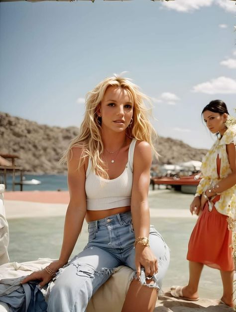 Britney Spears 2000s, Britney Spears 2000, Britney Spears Photos, Britney Spears Pictures, 2000s Fashion Outfits, 2000s Fashion, Spears, Britney Spears, New Pictures