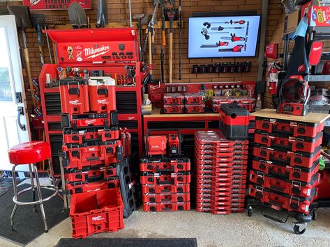 @Milwaukee_Tool_Addict Milwaukee Tools Storage, Tool Organizer Diy, Garages Ideas, Milwaukee Hand Tools, Milwaukee Tool Box, Tool Organization Diy, Van Organization, Garage Systems, Milwaukee Power Tools