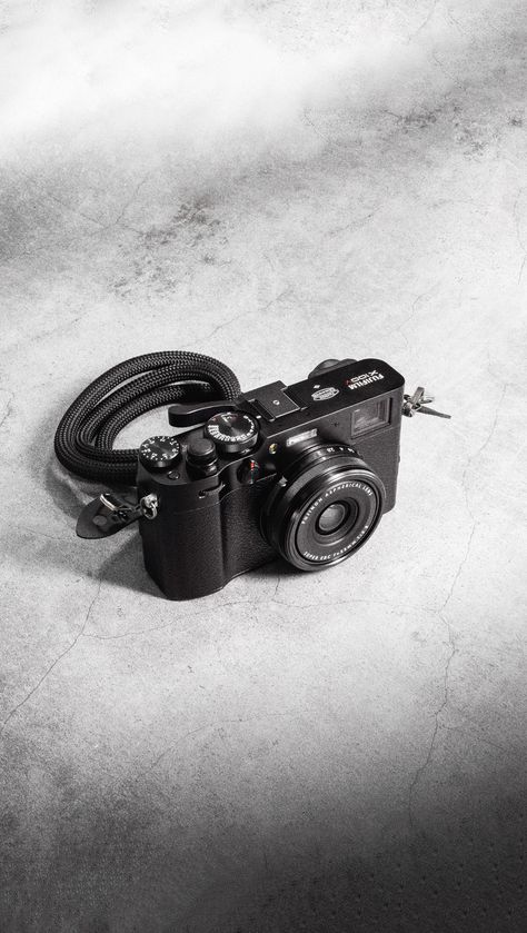 Experience the Fuji X100V like never before through high-resolution, detailed product photography. This collection showcases the intricate features of the X100V, all captured in a professional studio setting. Perfect for enthusiasts, potential buyers, or anyone interested in high-quality camera product shots. Explore the design, buttons, and dials that make this camera a beloved choice for photographers around the world. #FujiX100V #ProductPhotography #HighResolution #DetailedShots Fujifilm Camera Photography, Fuji Camera Aesthetic, Camera Product Photography, Fujifilm Xt100 Photography, Fujifilm X100f Photography, Fujifilm X100v Photography, Fuji X100v, Studio Product Photography, Fujifilm 400 Film