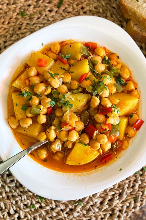 Spanish Chickpea Stew | A Timeless Spanish Dish | Spain on a Fork Spanish Stew, Spanish Dish, Chickpea Stew, Spanish Dishes, Chickpea Recipes, Stew Recipes, Grocery List, Mediterranean Recipes, Vegetarian Dishes