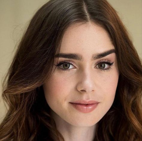 Lily Collins Makeup, Lily Collins Short Hair, Dark Hair Pale Skin, Lily Jane Collins, Lily Collins Hair, Pale Skin Makeup, Lily Collins Style, Pale Makeup, Wedding Makeup For Brown Eyes