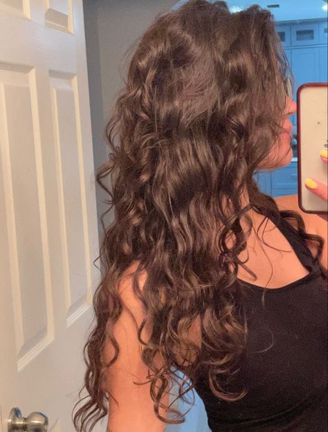 Pelo Ondulado Natural, Hairdos For Curly Hair, Hair Stylies, Wavy Curly Hair, Long Wavy Hair, Hair Inspo Color, Dream Hair, Long Curly Hair, Long Curly