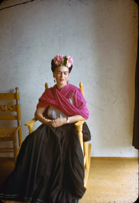 Exhibition: ‘Frida Kahlo: Through the Lens of Nickolas Muray’ at the Albright-Knox Art Gallery, Buffalo NY | Art Blart Frida Kahlo Dress, Freida Kahlo, Diego Rivera Frida Kahlo, Nickolas Muray, Frida Kahlo Portraits, Frida Kahlo Style, Art Outfit, Diego Rivera, Black And White Photographs