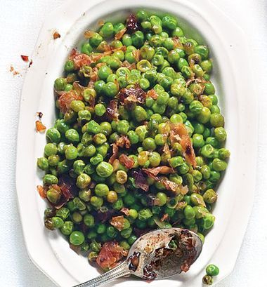 Piselli al Prosciutto (Sweet Peas with Prosciutto) Prosciutto Recipe, Italian Side Dishes, Prosciutto Recipes, Sweet Peas, Green Peas, Vegetable Sides, Frozen Peas, Veggie Sides, Veggie Dishes