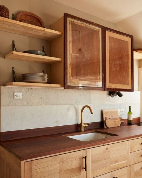 Retrouvius Kitchen, Wooden Kitchen Marble Top, Walnut Worktop Kitchen Ideas, Iroko Wood, Marble Splashback Kitchen, Teak Wood Kitchen Countertop, Kitchen Walnut Worktop, Iroko Worktop Kitchen, Wood Worktop Kitchen