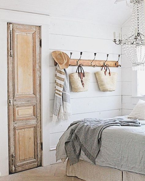 French Country Interior, Farmhouse Style Bedding, French Country Interiors, Country Interior Design, French Country Bathroom, French Farmhouse Decor, French Country Bedrooms, Dreamy Whites, Country Interior