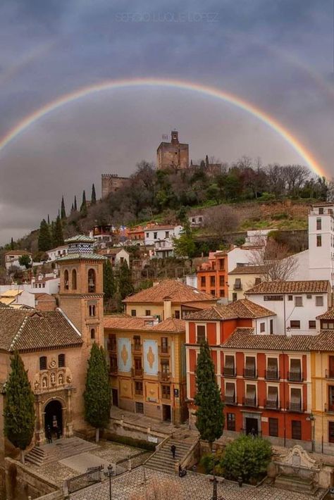 Granada. Spain. Fotografía autor Sergio Luque. Travel Wallpaper Travel Wallpaper Aesthetic, Travel Wallpaper Aesthetic, Grenada Spain, Aesthetic Summer Wallpaper, Spain Aesthetics, Madrid Spain Travel, Wallpaper Travel, Summer Abroad, Wallpaper Aesthetic Wallpaper