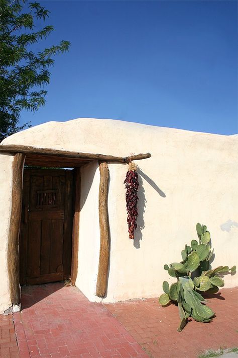 Adobe House Decor, Adobe House Interior, Mexican Vacation Outfits, Pueblo Style House, Old Mexican House, Hacienda Mexico, Mexico Trip Outfits, Mexico Beach Outfits, Old House Design