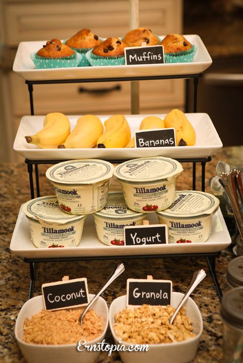 Get out the door quickly with this breakfast bar set-up! Grab And Go Breakfast Bags, Morning Of Wedding Ideas Breakfast, Cute Coffee Station, Breakfast Party Food, Breakfast Bar Food, Wl Food, Scrambled Egg Breakfast, Breakfast Buffet Table, Breakfast Bar Ideas