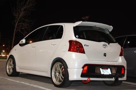 JDM style Yaris/Vitz Toyota Wigo Customized, Toyota Yaris Modified, Yaris Modifikasi, Vitz Toyota, Vitz Car, Vitz Rs, Toyota Agya, Car Porch Design, Subcompact Cars