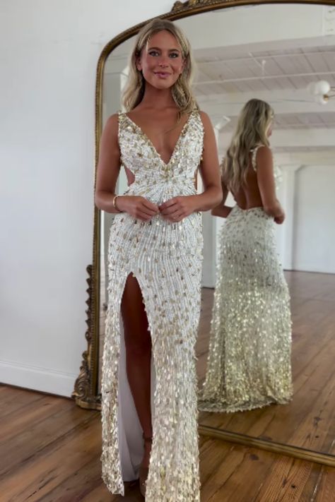 Homecoming Dress Idea Prom Dresses 2025 Trends, White Hoco Dress, Md Dresses, 2025 Trends, Prom Dress Inspo, Prom Inspo, Teen Usa, Winter Formal Dresses, Hoco Dress