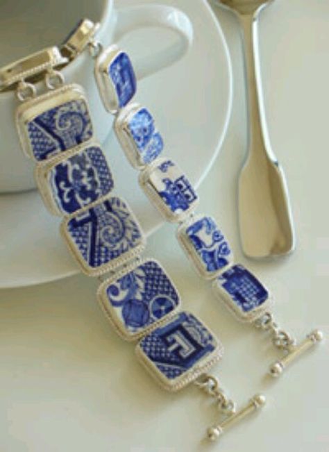 Pretty bracelet from broken dishes Jewelry Engraving, Jewelry Recycled, Blue Willow China, Wrap Armband, Broken China Jewelry, China Jewelry, Blue And White Porcelain, Broken China, Recycled Jewelry