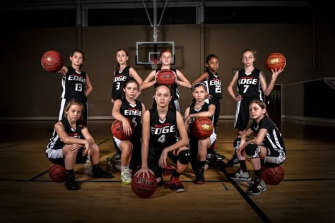 Cool Team Photo Ideas, Basketball Team Photography, Group Basketball Pictures, Basketball Team Photos Ideas, Basketball Team Pictures Poses, Basketball Group Pictures, Basketball Team Photoshoot, Team Basketball Pictures, Basketball Team Photos